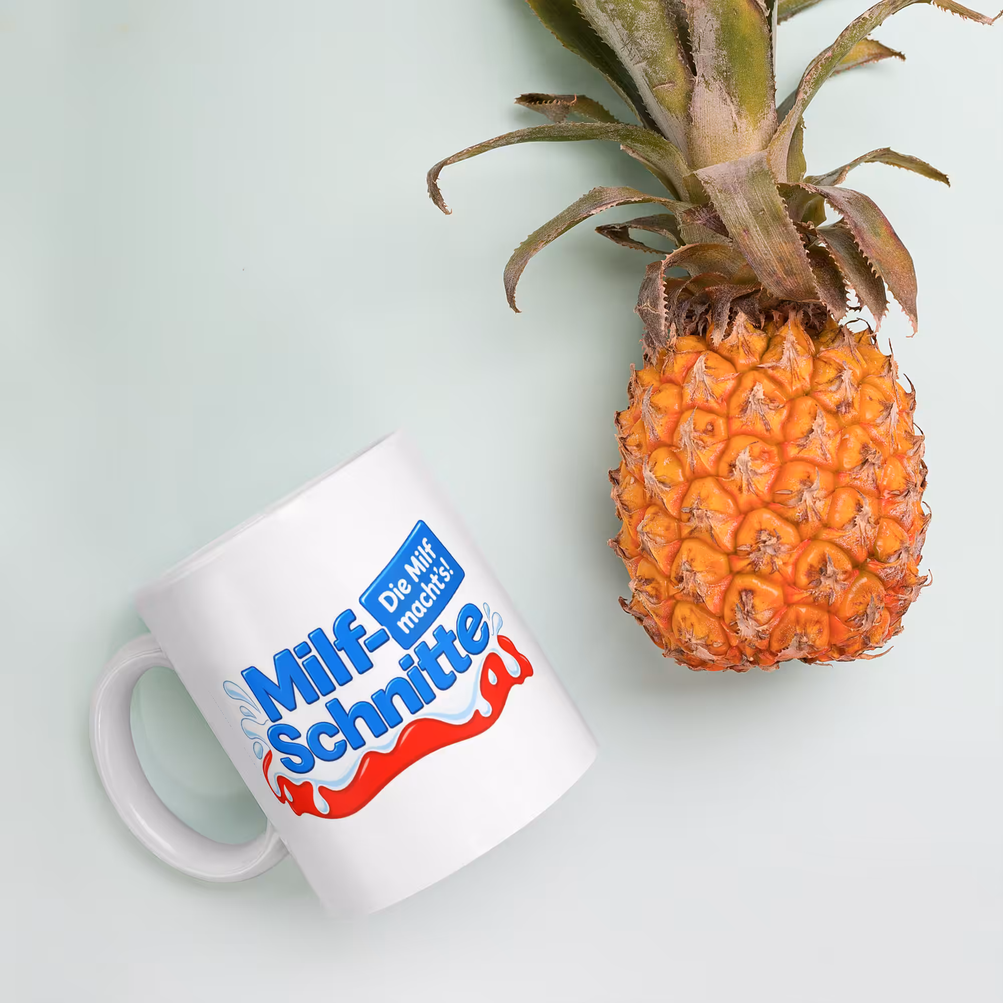 MILF-Schnitte Tasse 330 ml – Lustige Keramiktasse mit Spruch „Die Milf macht’s!“ 8 MILF-Schnitte Tasse 330 ml – Ansicht 8