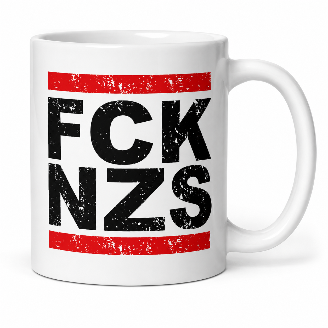 FCK NZS Tasse 330 ml – Keramiktasse gegen Rechtsextremismus – beidseitig bedruckt 1 FCK NZS Tasse 330 ml – Henkel rechts